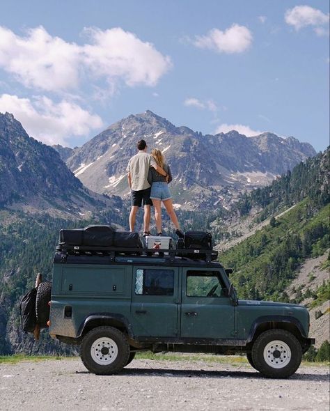 Land rover defender Defender Camper, Gap Year Travel, Defender 130, 4x4 Off Road, Bobber Motorcycle, Defender 110, Jeep Girl, Road Trippin, Off Road Adventure