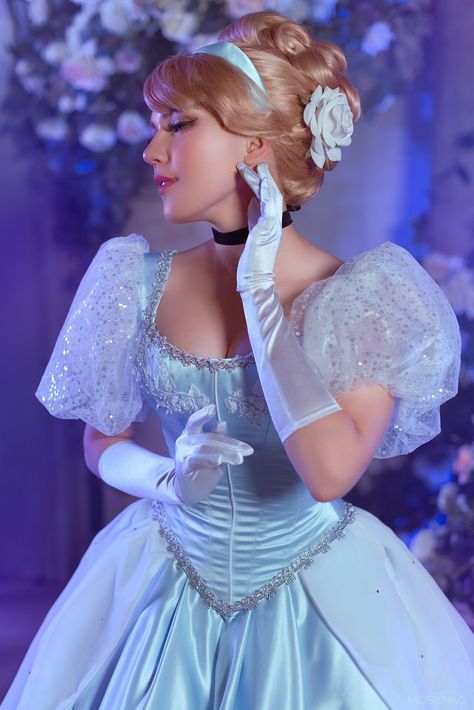 Costume Dress Up Ideas, Cinderella Hairstyle, Cinderella Ballgown, Cinderella Gown, Cinderella Hair, Sparkly Hair Accessories, Cinderella Cosplay, Disney Princess Cosplay, Hairstyle Easy