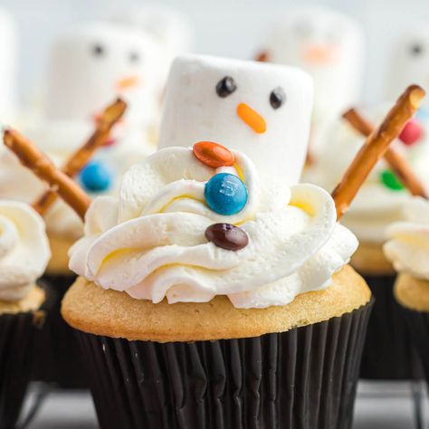 Snowman Cupcakes Recipe With Marshmallows, Gluten Free Christmas Desserts, Marshmallow Cupcakes, Homemade Buttercream Frosting, Winter Baking, Best Christmas Desserts, Snowman Cupcakes, Marshmallow Snowman, Christmas Recipes Easy