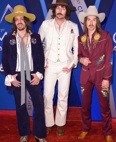 Midland Country Band, Cameron Duddy, Grammys 2024, California Cowboy, Modern Cowboy, Country Bands, Suit Ideas, Embroidered Suit, Space Cowboy