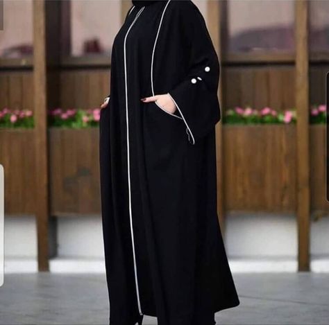 New Abaya Style Dubai Black, Dubai Abaya Nakab, Abaya Pardha Designs, Nakab Style Black Simple, Nakab Style Black, Pardha Model Dubai New 2020, Burka Design Dubai Simple, Simple Abaya Designs Muslim, Modern Abaya Black