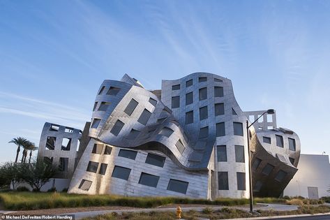 Frank Gehry Architecture, Gehry Architecture, Philip Johnson, Health Pictures, Frank Gehry, Florence Knoll, Cleveland Clinic, Landscape Architecture Design, Amazing Buildings