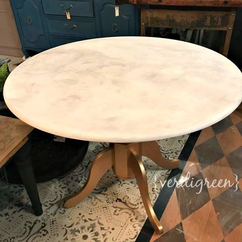 Diy Table Top, Marble Table Top, Small Apartment Decorating, Wood Furniture Diy, Painted Table, Faux Marble, Marble Table, Annie Sloan, Custom Table