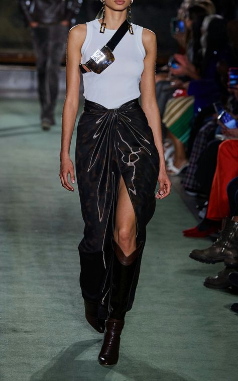 Maxi Skirt Runway 2023, Runway Skirt Outfits, Runway Skirt, Skirt Runway, Wrap Dress Outfit, Liquid Fabric, Deconstructivism, Brandon Maxwell, 2 Piece Outfit