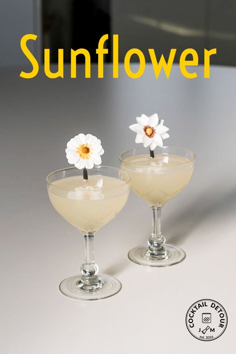 Sunflower Cocktail, Best Gin Cocktails, Orange Liqueur, Cocktail Drink, Gin Cocktails, Cocktail Drinks, Drink Recipes, Liqueur, Lemon Juice