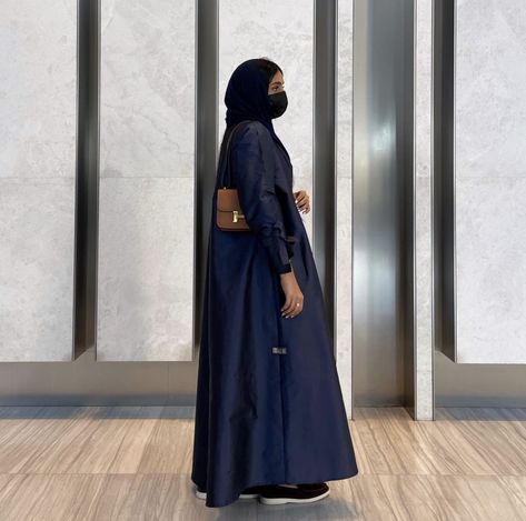 Dark Blue Abaya, Maxi Coat Outfit, Navy Abaya, Navy Blue Abaya, Abaya Aesthetic, Blue Abaya, Baby Artwork, Maxi Coat, Navy Linen