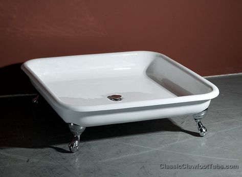 Shower Tray Ideas, Guest House Bathroom, Clawfoot Tub Bathroom, Standing Shower, Cast Iron Tub, House Bathrooms, Victorian Bathroom, Shower Organization, Shower Pan