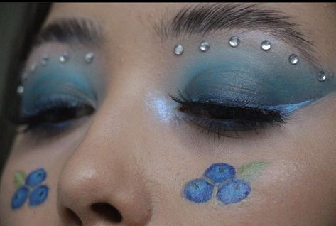 Blueberry Makeup, Dope Makeup, Tie Dye Diy, Blue Berry Muffins, Makeup Inspo, Blueberries, Makeup Nails, Carnival Face Paint, Makeup Looks