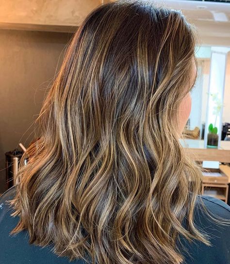 10 Major Winter Hair Colors, Winter Hair Colors, Caramel Highlights, Ombré Hair, Winter Hair Color, Winter Hair, Ombre Hair, Hair Colors, Pretty Hairstyles