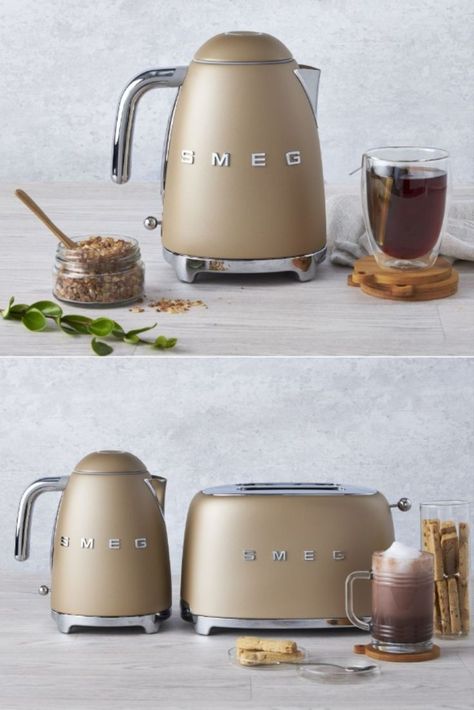 Gold Smeg Kettle, Kettles And Toasters In Kitchen, Smeg Champagne, Kitchen Kettle And Toaster Ideas, Smeg Kettle And Toaster, Smeg Matte, Coffee Drinks Ideas, Smeg Kitchen Appliances, Cold Coffee Recipe