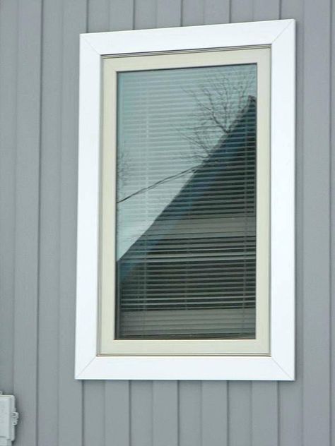 Craftsman Trim Window, Modern Window Trim, Exterior Window Molding, Exterior Window Trim Ideas, Window Trim Ideas, Exterior Window Trim, White Window Trim, Craftsman Window Trim, Window Molding Trim