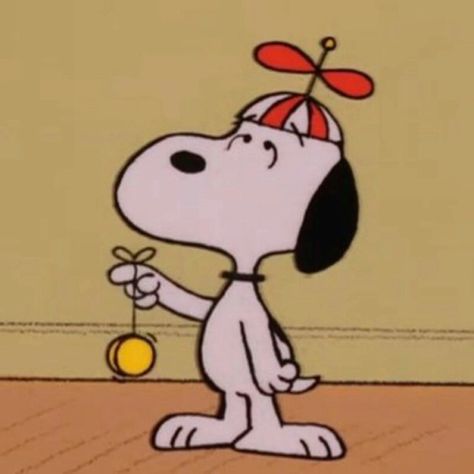 Fall Snoopy Pfp, Snoopy Aesthetic 90s, Peanuts Aesthetic, Snoopy Pfp, Snoopy Aesthetic, Snoopy The Dog, Charlie Brown Wallpaper, 90s Cartoon Shows, Ra Themes