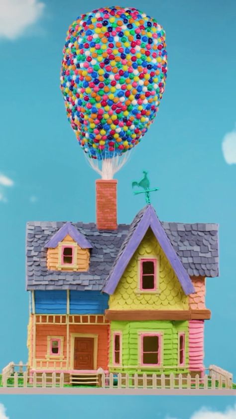 pixar on Instagram: Nothing crumby about this Up gingerbread house! 🎈🍪 Gingerbread Up House, Up House Gingerbread, Disney Gingerbread House, Up Gingerbread House, Disney Up House, Homemade Gingerbread House, Gingerbread House Template, House Cookies, Gingerbread Ideas