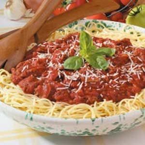 Spicy Spaghetti Sauce Recipe, Spicy Spaghetti Sauce, Ghost Chili, Spicy Spaghetti, Chili Sauce Recipe, Spaghetti Sauce Recipe, Zuppa Toscana, Fettuccine Alfredo, Pasta Sauce Recipes