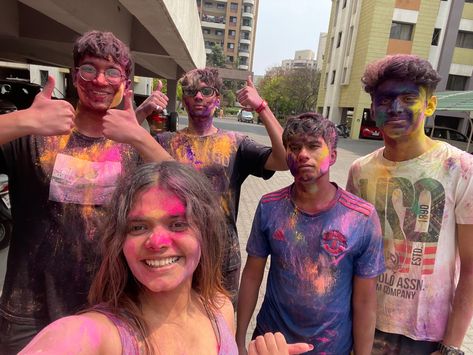 Holi Pictures With Friends, Holi With Friends, Holi Friends, Holi Aesthetic, Holi Pictures, Friendship Aesthetic, Friendship Goals, Girly Photography, Internet