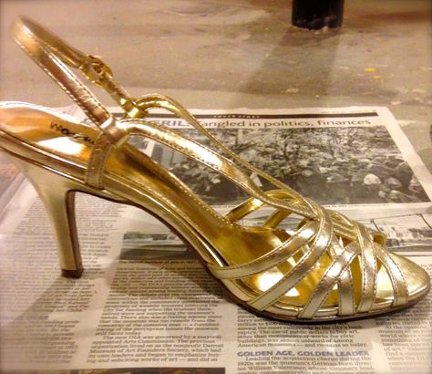 spray paint your shoes Spray Paint Shoes, Paint Shoes, How To Spray Paint, Painted Shoes Diy, How To Dye Shoes, Shoes Diy, Patent Shoes, Metallic Heels, Silver Sandals