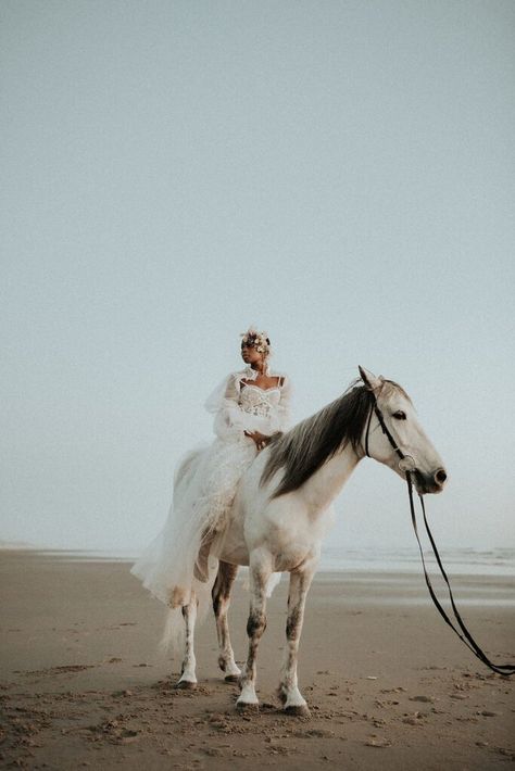 Horse Beach, Trillium Lake, Oregon State Parks, Elopement Planner, Oregon Beaches, Painted Hills, Places To Elope, Winter Elopement, Beach Elopement