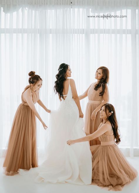 Dreamy Indoor Wedding | Philippines Wedding Blog Indoor Wedding Bridesmaids, Bridesmaid Preparation Outfit Ideas, Wedding Motif 2024, Wedding Motif Ideas 2023, Bridesmaid Preparation Outfit, Wedding Motif Color, Bridesmaid Photoshoot Ideas, Bridal Maid Dress, Wedding Brides Maid