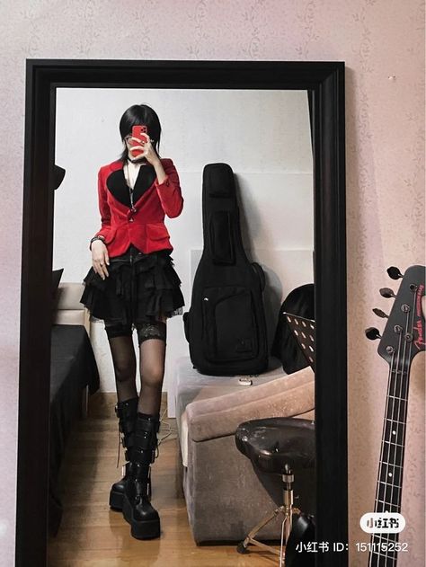 Nana Style Inspiration, Nana Core Outfit, Nana Osaki Outfit Inspired Fashion, Osaki Nana Outfit, Nana Osaki Inspired Outfits, Nana Anime Outfits, Nana Osaki Aesthetic, Nana Outfits Inspired, Nana Fits