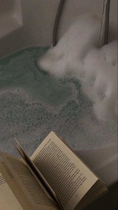 Beige Aesthetic, + Core + Aesthetic, Bubble Bath, White Aesthetic, Reading Nook, Book Aesthetic, Aesthetic Photo, Mood Boards, Aesthetic Pictures