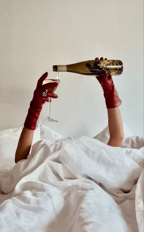 Contest aesthetics - wine from bed @dariamisa Late Checkout Aesthetic, Wine Drinking, Drinking Wine Aesthetic, Sommelier Aesthetic, Wine Pouring Aesthetic, White Wine Aesthetic, Sparkling Wine Aesthetic, Red Wine Spilled Aesthetic, Spilt Red Wine Aesthetic