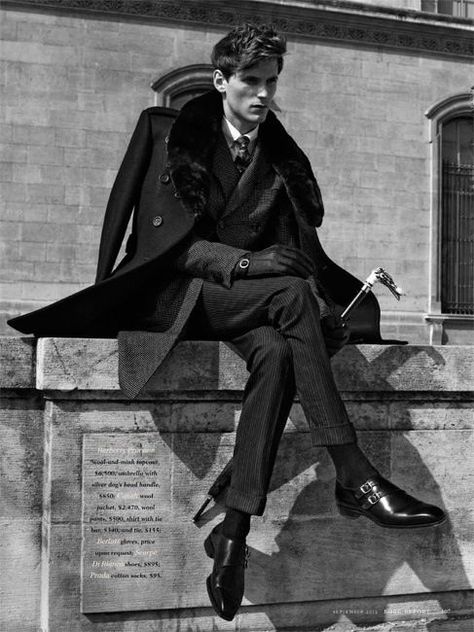 Dark Academia Outfits Men, Dark Academia Aesthetic Outfit, Sean O'pry, 남자 몸, Robb Report, Le Male, Dorian Gray, Standing Poses, Anne Boleyn