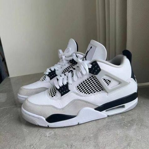 Buty Jordan, Обувь Air Jordan, Jordan 4’s, Pretty Sneakers, Expensive Things, Boty Nike, Skor Sneakers, Trendy Shoes Sneakers, Nike Fashion Shoes