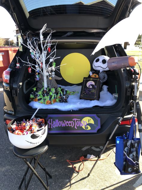 Tim Burton Trunk Or Treat, Jack Skellington Trunk Or Treat Ideas, Nightmare Before Christmas Trunk O Treat, Trunk Or Treat Night Before Christmas, Nightmare Before Christmas Trunk Or Treat, Trunk Or Treat Car Ideas, Nightmare Before Christmas Trunk, Christmas Trunk Or Treat, Disney Halloween Diy