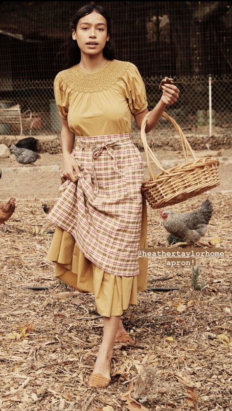 Gilda Dress, Spring Style Inspiration, Farm Outfit, Three Tiered Skirt, Farm Clothes, Feminine Fashion, Style Inspiration Spring, Heritage Fashion, Printed Shift Dress