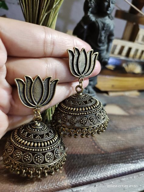 Jumka Asethic, Jhumka Earrings Aesthetic, Desi Earrings, Jhumka Collection, Navratri Decoration, Jhumka Design, Capsule Wardrobe Jewelry, Oxidised Jewelry, Trendy Silver Jewelry