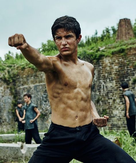 Action's new leading man Aramis Knight discusses competition, danger, and learning martial arts for his breakout role as M.K. on AMC's new series Into the Badlands. Badlands Series, Aramis Knight, Knight Photo, Helena Bertinelli, Into The Badlands, Martial Arts Movies, Damian Wayne, Journey To The West, Gotham City