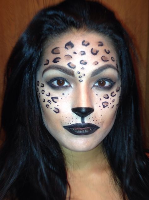 Leopard inspired halloween makeup Leopard Face Paint Women, Easy Leopard Makeup, Safari Makeup, Scary Makeup Tutorial, Leopard Face Paint, Leopard Makeup Halloween, Lion Costumes, Cat Costume Kids, Cat Halloween Makeup