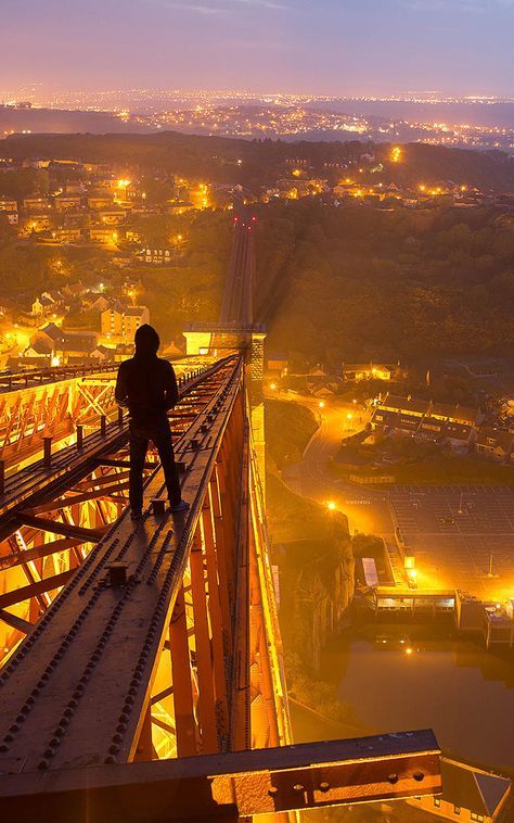 Duke Thomas, Yellow Aesthetic, Free Running, A Bridge, Parkour, Top Of The World, Pose Reference, At Night, Aesthetic Pictures