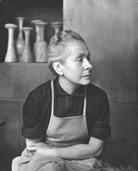 A Quiet Revolution in Pottery - STUDIO NOU - Medium Lucie Rie, Artist Portraits, Artists At Work, Women Artists, Pottery Inspiration, Ceramic Studio, Modern Ceramics, Pottery Studio, Ceramic Artists