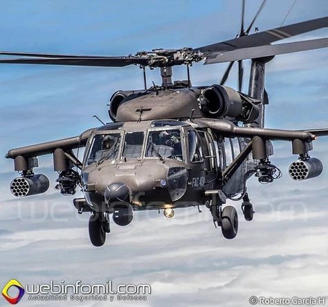 Uh 60 Blackhawk, Navy Special Forces, Indian Army Special Forces, Black Hawk Helicopter, Jet Fighter Pilot, Plane Photos, Mechanical Engineering Design, Helicopter Pilots, Military Airplane