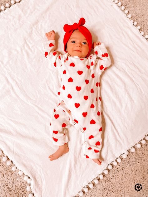 Baby Valentines outfit Baby Valentines Day Outfit, Baby Valentines Outfit, Valentine Outfits, Baby Valentines, Valentines Outfit, Unorganized Idea, Baby Girl Outfit, Baby 2