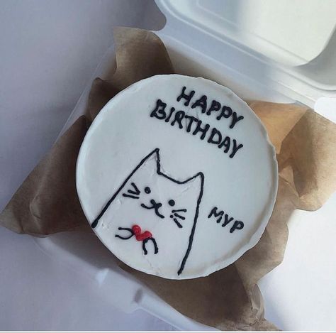 Birthday Surprise For Husband, Birthday Cake For Cat, Bento Cakes, Buttercream Cake Decorating, Cute Bento, Funny Birthday Cakes, Mini Tortillas, Bunny Cake, Simple Birthday Cake