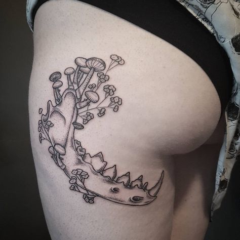 Nature Throat Tattoo, Wolf Jaw Tattoo, Animal Jaw Bone Tattoo, Opossum Skull Tattoo, Dog Jaw Bone Tattoo, Human Jaw Tattoo, Animal Jaw Tattoo, Animal Bones Tattoo, Groundhog Tattoo