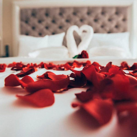 4600PCS Red Rose Petals for Romantic Night for Her Set, Artificial Roses Flower Petals for Romantic Night, Valentines Day Decor and Wedding, Event, Party, Decorations, Decoration Wedding Party Waiting Until Marriage, Romantic Room, Valentines Day Decor, Red Rose Petals, Valentines Roses, Roses Flower, Romantic Night, Decoration Wedding, Artificial Roses