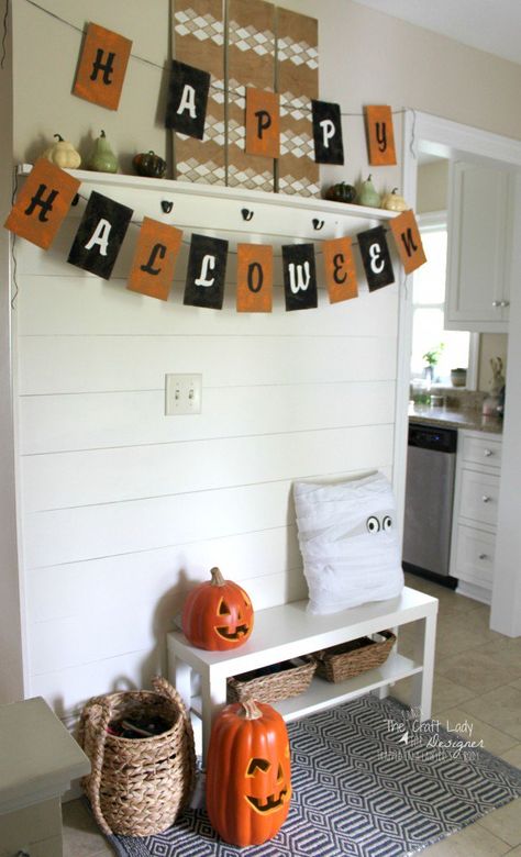 Diy Halloween Home Decor, Burlap Halloween, Halloween Entryway, Dulces Halloween, Pottery Barn Inspired, Work Diy, Halloween Pillows, Diy Pottery, Fun Craft