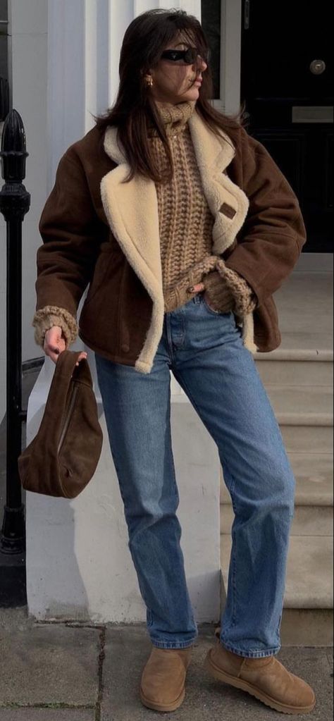 Street Style 2023 Winter Tourist Outfit Winter, Tourist Outfit, Street Style 2023, Outfits Cold, Gilmore Girl, Tour Outfits, Style 2023, Trendy Fall Outfits, Outfit Winter