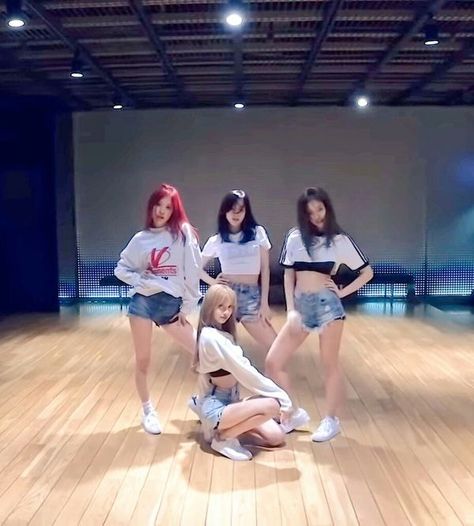 Young forever practice dance 😍 Blackpink Dance Practice Outfits, Blackpink Dance Practice, Dance Practice Outfits, Blackpink Dance, Young Outfit, Dance Outfits Practice, Practice Outfits, Hip Hop Outfits, Dance Practice