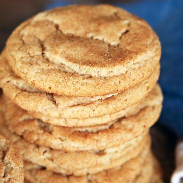 Snickerdoodle Cookie Recipe & White Chocolate Snickerdoodles - Kleinworth & Co Cake Mix Snickerdoodles, Oatmeal Applesauce Cookies, Soft Snickerdoodle Cookies, Snickerdoodle Cookies Easy, Mr Food, Snickerdoodle Recipe, Cookies Gluten Free, Snickerdoodle Cookie Recipes, Kitchen Smells