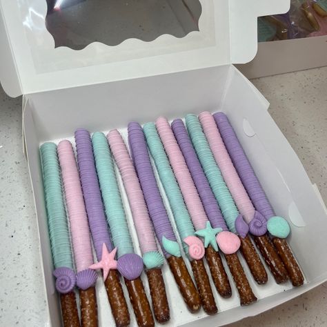 Mermaid Themed Treats, Mermaid Pretzel Rods, Mermaid Pretzels, Mermaid Theme Dessert Table, Mermaid Party Treats, Mermaid Dessert Table, Mermaid Treats, Baby Shower Sweets Table, Sea Gender