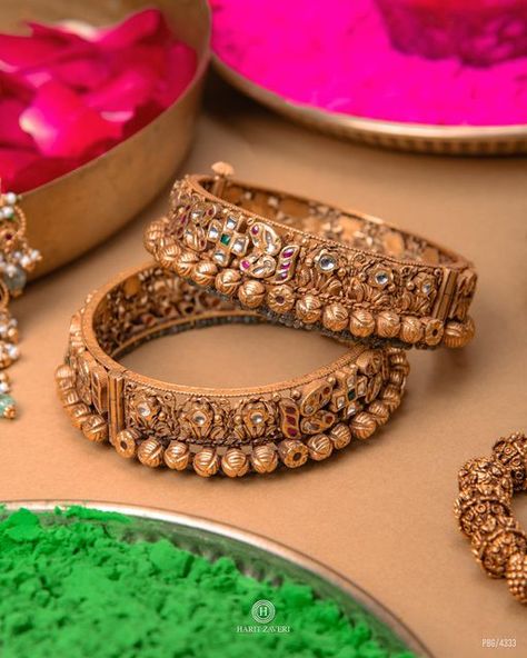 Harit Zaveri Jewellers on Instagram: "RANG LEELA - FESTIVE EDIT  Embrace the richness of history with our antique heritage kada set, where each curve tells a story of timeless beauty.  📍Address: Harit Zaveri Jewellers, Ground Floor, Akshar Complex, Shivranjani, Ahmedabad – 15  📞Contact: +919023724779, +918160400477  22kt Gold | Diamond | Polki Bridal & Dailywear Jewellery  Follow 👉 @dailywearhz for Daily Wear Gold & Diamond Jewellery.  🛍️ Experience the Promise of Right Price on every shopping experience at Harit Zaveri Jewellers . . . . #ahmedabadjeweller #ahmedabad #holi #rangleela #festiveedit #colours #joy #heritagejewellery #antique #classicjewellery #handcraftedjewellery #handmadeinindia #rarejewellery #weddingjewellery #indianjewellery #occasionjewellery #handmadejewellery #dest Bridal Jwellery Design Indian Jewelry, Antic Jewellery Designs, Daily Wear Bracelet, Antic Jewellery, Star Jewellery, Gold Kada, Fancy Diamond Ring, Daily Wear Jewellery, Heritage Jewellery