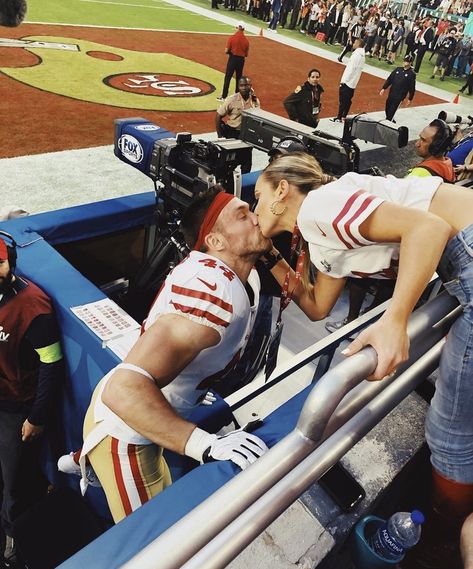 Kristin Juszczyk, Football Cheerleader Couple, Kyle Juszczyk, Nfl Wife, Football Relationship, Nfl Wives, Lots Of Kisses, Football Girlfriend, Football Couples