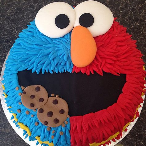 Elmo Cookie Monster Cake, Easy Elmo Cake, Cookie Monster And Elmo Cake, Sesame Street Cake Diy, Elmo Cake Ideas, Elmo And Cookie Monster Cake, Elmo Birthday Cake Boy, Simple Sesame Street Cake, Sesame Street Cake Ideas 1st Birthdays