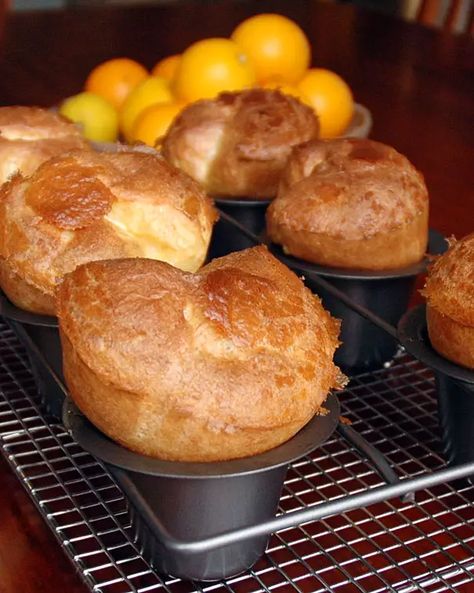 popovers right out of the oven Breakfast Popovers, Popover Recipes, Perfect Popovers, Popovers Recipes, Maine Recipes, Pop Overs, Popovers Recipe, Easy Popovers, Kelly Taylor