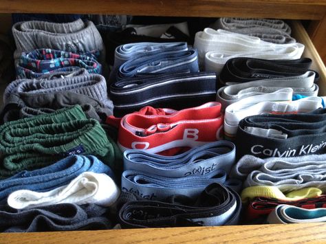 Organizing men's underwear drawer. Why did I never think of this? Mens Closet Organization, Closet Hacks Organizing, Men Closet, Mens Fashion Blog, Walk In Wardrobe, Shirt Store, Well Dressed Men, Clothes Organization, Closet Organization