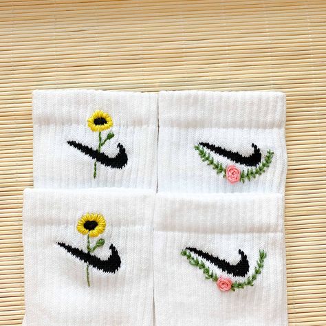 Sock Embroidery, Embroidered Nike, Embroidered Socks, Clothes Embroidery Diy, Pola Bordir, Diy Socks, Nike Socks, Embroidery On Clothes, Cute Embroidery